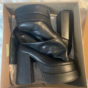 Steve Madden Cypress Boot